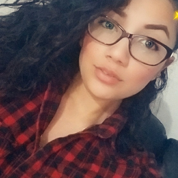 Meet your Posher, Cinthia - Picture 1 of 1